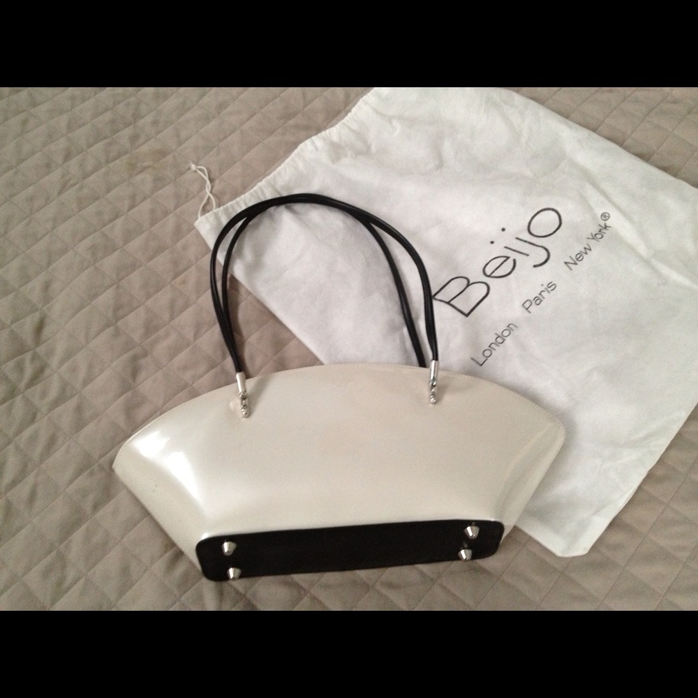 Perfect classic Beijo bag